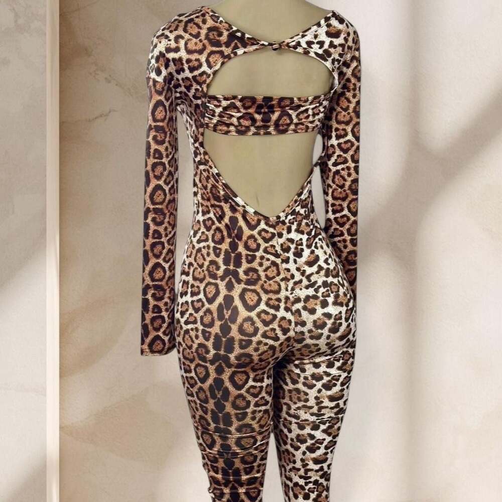 Black Cutout Romper – Halter Deep V Neck Backless Sexy One Piece ✧ M - Picture 3 of 3